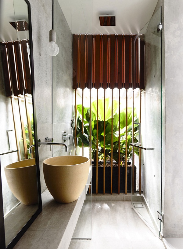 shower niche with ceiling mounted rain cloud shower head (design by Hyla Architects and photo by Derek Swalwell)